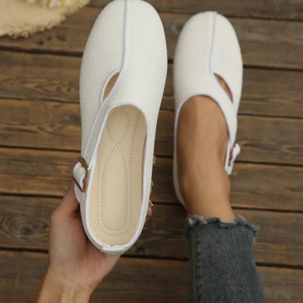 حذاء سليب أون مسطح بمقدمة دائرية قماشي | Round-Toe Flat Slip-On Shoes، الصورة 4 من 7