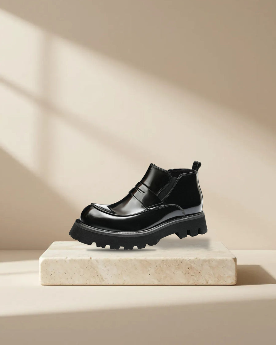 Men’s Glossy Calfskin Chelsea Boots in Black