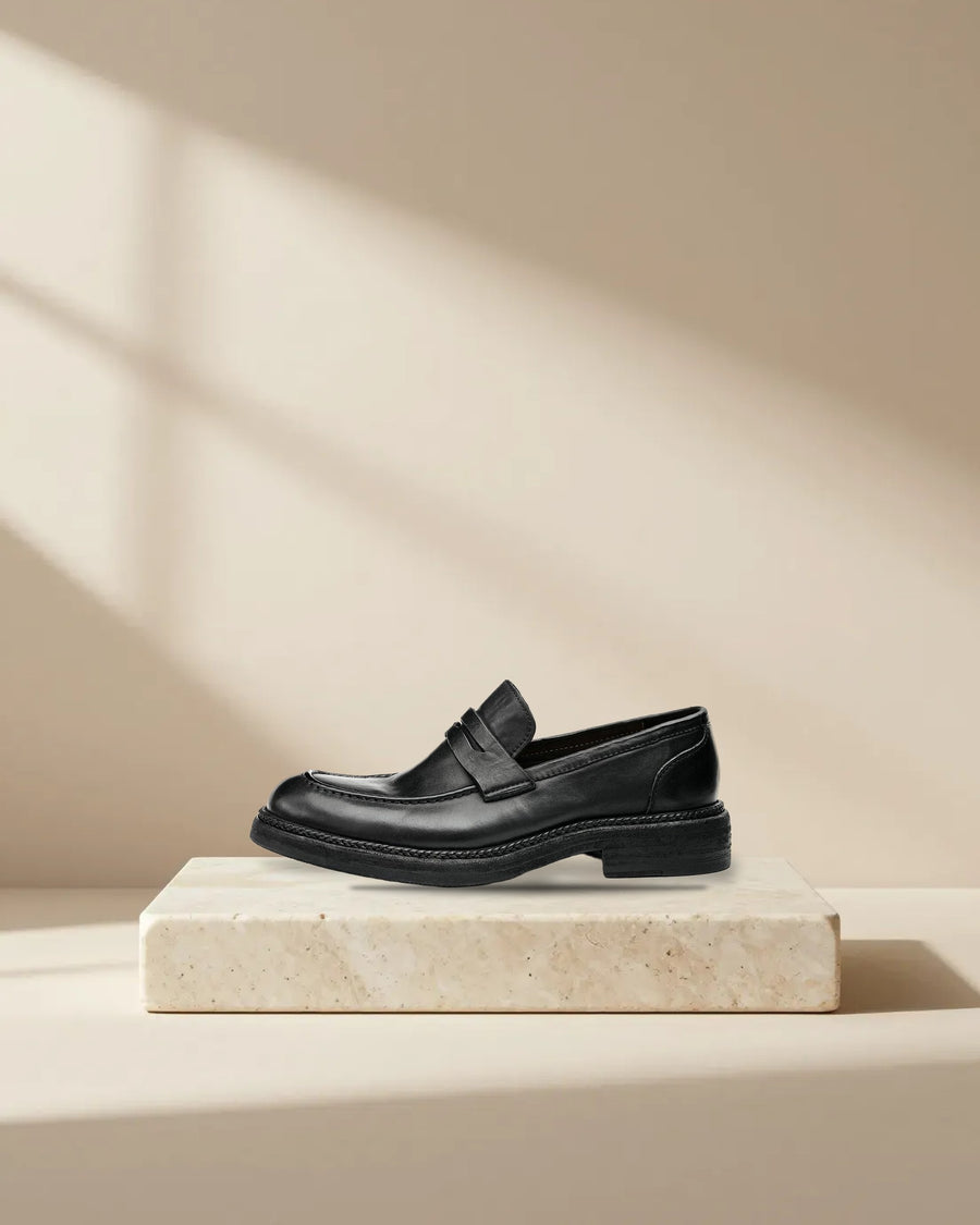 Men’s Goodyear-Welted Cowhide Loafers in Black