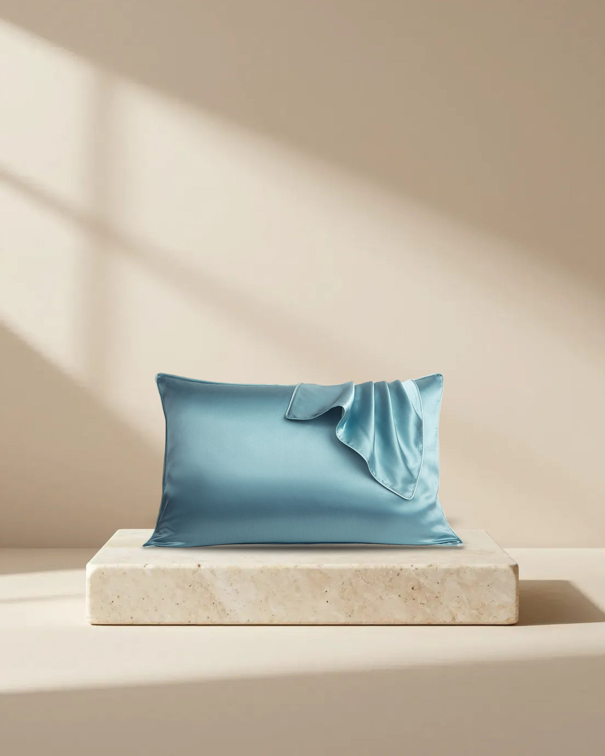 Mulberry Silk Beauty Pillowcase Duo in Blue, picture 1 of 8