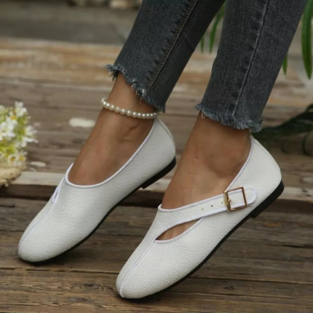 حذاء سليب أون مسطح بمقدمة دائرية قماشي | Round-Toe Flat Slip-On Shoes، الصورة 6 من 7