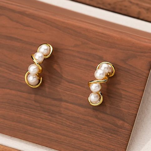 أقراط لؤلؤ، ذهبية