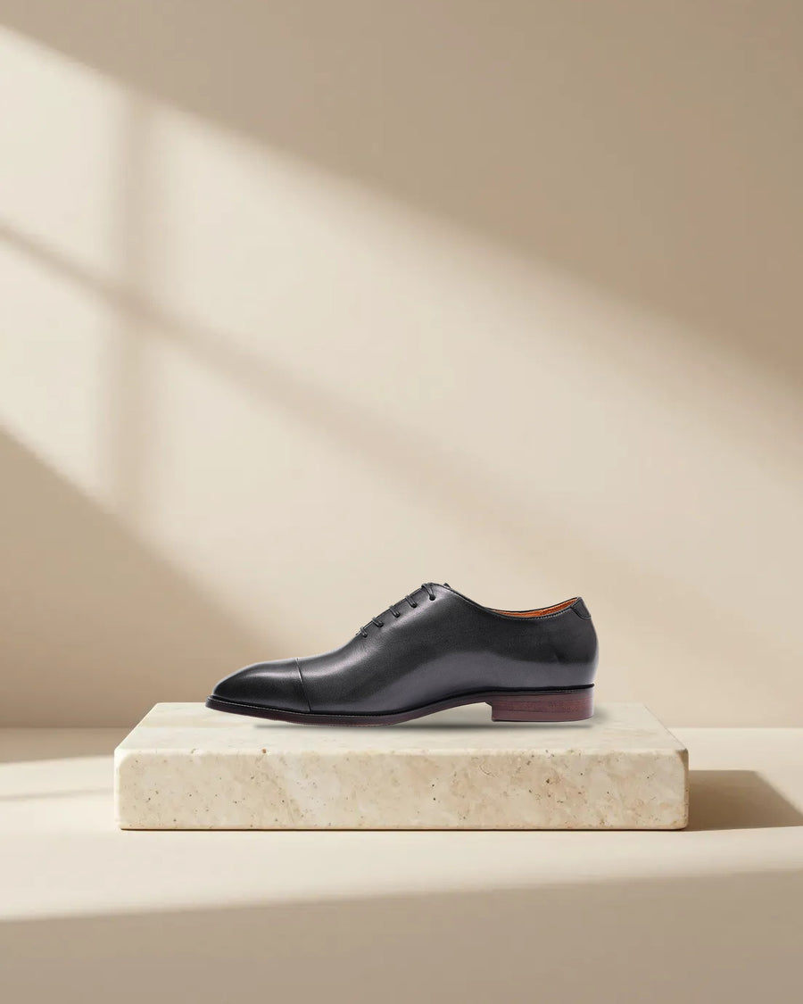 Men’s Calfskin Cap-Toe Oxford Shoes in Black