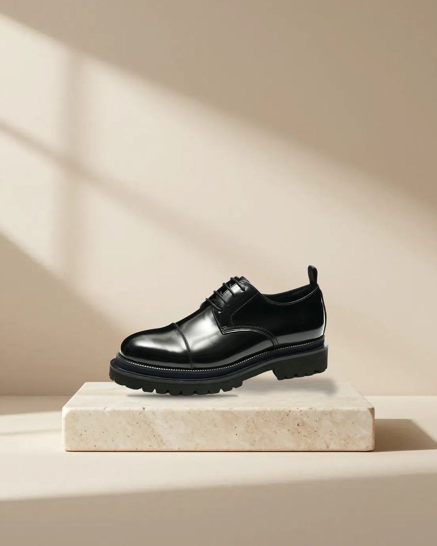 Men’s Glossy Leather Lace-Up Derby Shoes in Black