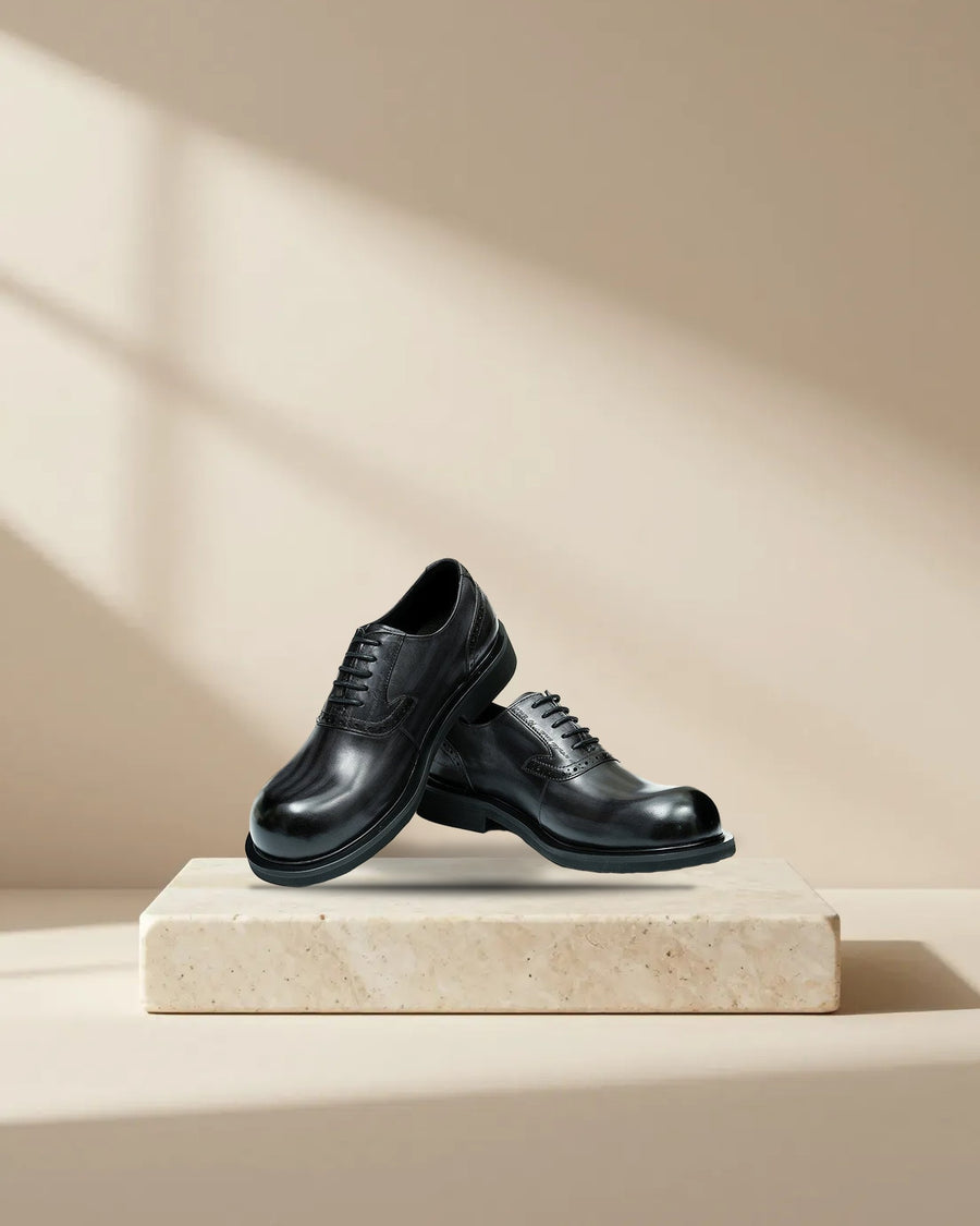 Men’s Legacy Calfskin Lace-Up Oxford Shoes in Black
